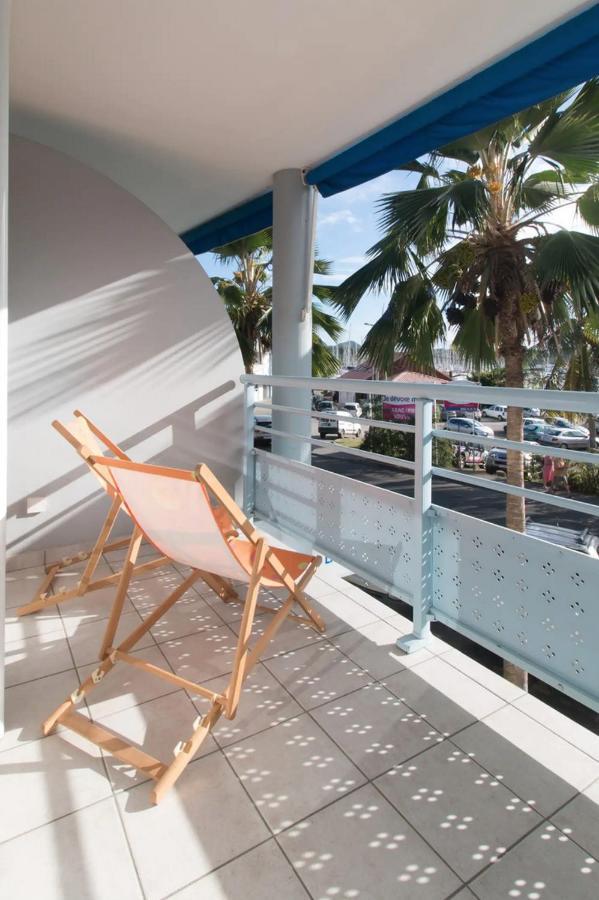 Un Pied-A-Terre Face A La Marina Apartment Le Marin Exterior photo